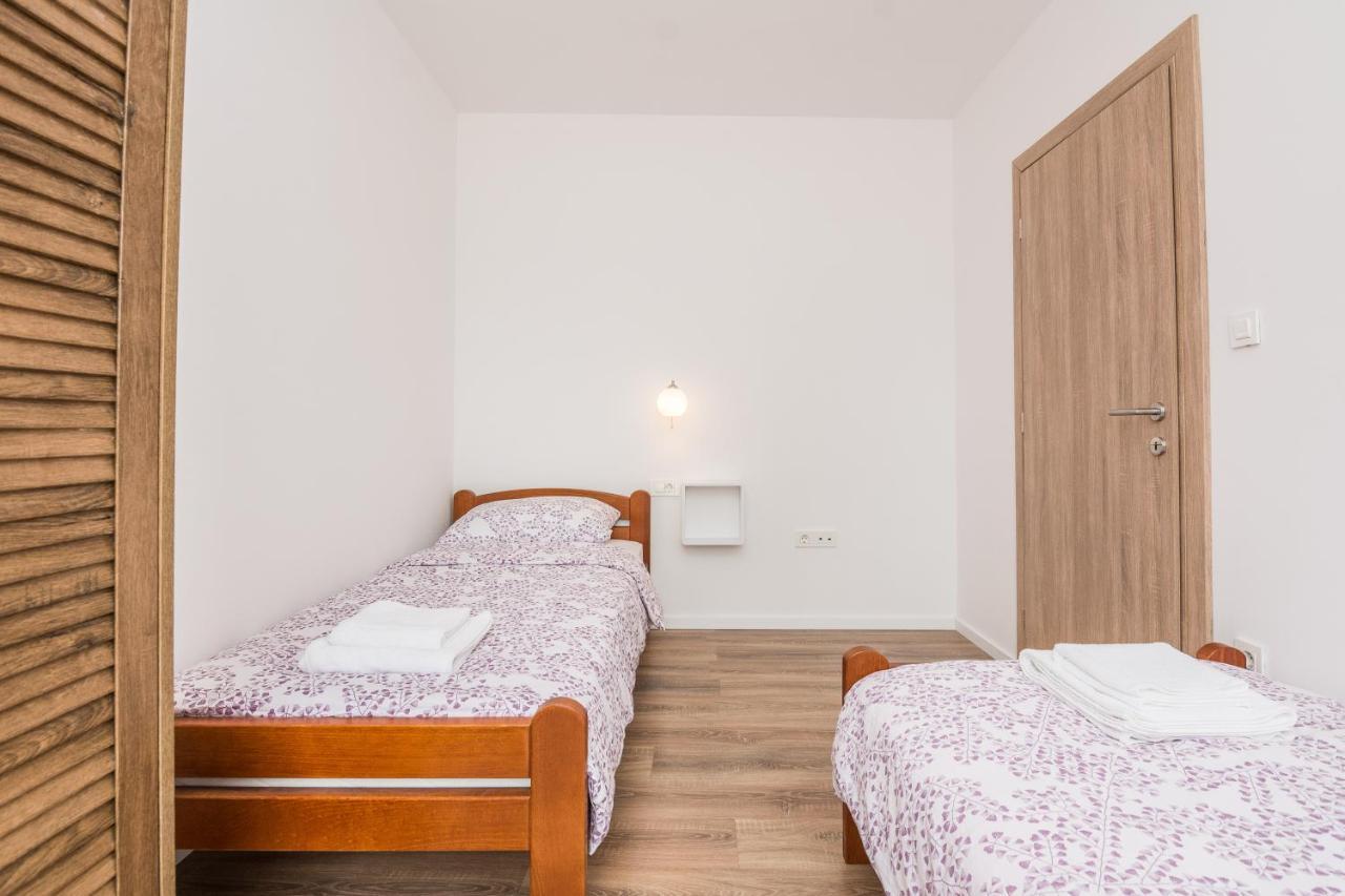 Zilip Apartments Vir Eksteriør bilde