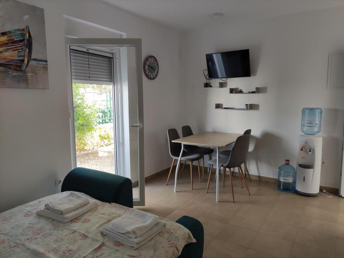 Zilip Apartments Vir Eksteriør bilde